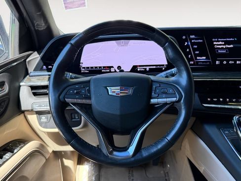 Used 2024 Cadillac Escalade Premium Luxury AWD/4WD image 13