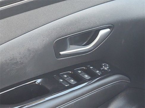 Certified 2022 Hyundai Tucson Limited image 11