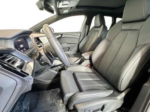 Used 2025 Audi Q4 e-tron Premium Plus w/ Premium Plus image 19