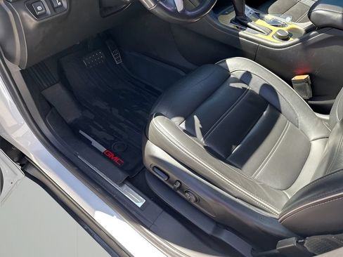 Used 2019 GMC Acadia Denali w/ LPO, Floor Liner Package FWD image 29