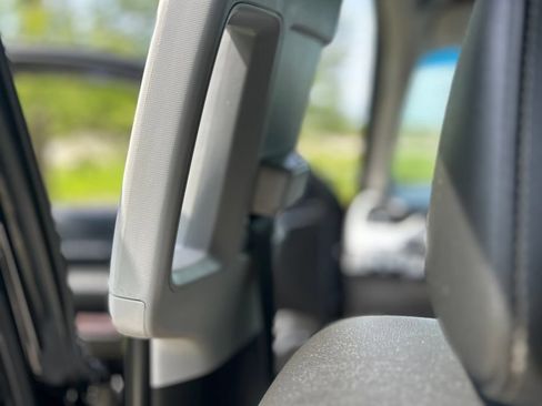 Used 2019 GMC Yukon XL SLT w/ Open Road Package AWD/4WD image 35