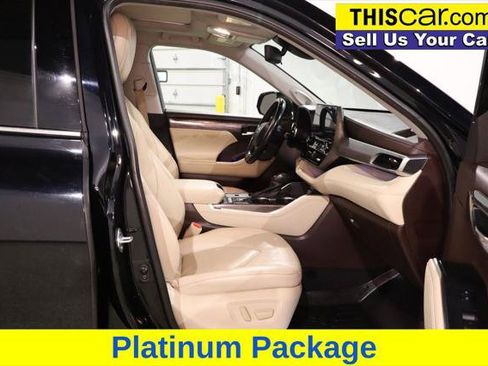 Used 2021 Toyota Highlander Platinum FWD image 15