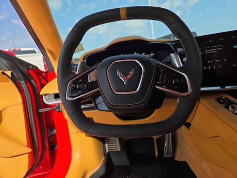 Used 2022 Chevrolet Corvette Stingray Premium Conv w/ Z51 Performance Package RWD image 19