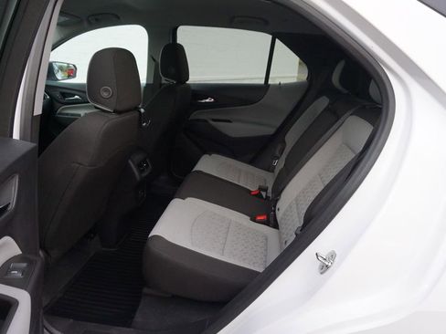 Used 2024 Chevrolet Equinox LS w/ LS Convenience Package FWD image 11