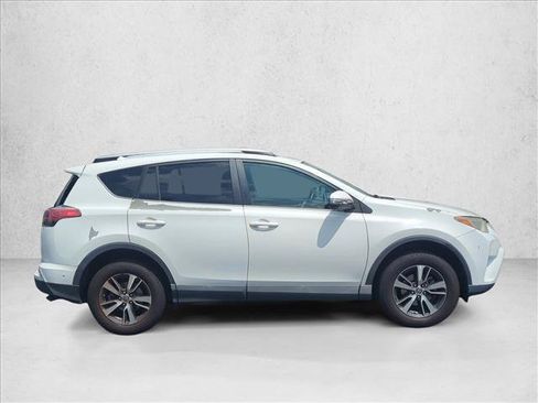 Used 2016 Toyota RAV4 XLE FWD image 4
