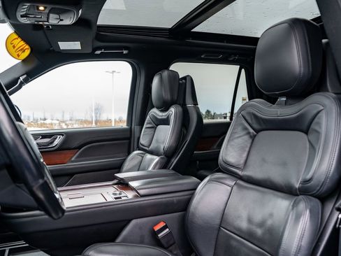 Used 2023 Lincoln Navigator Reserve image 22