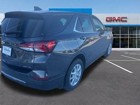 Used 2022 Chevrolet Equinox LT image 3