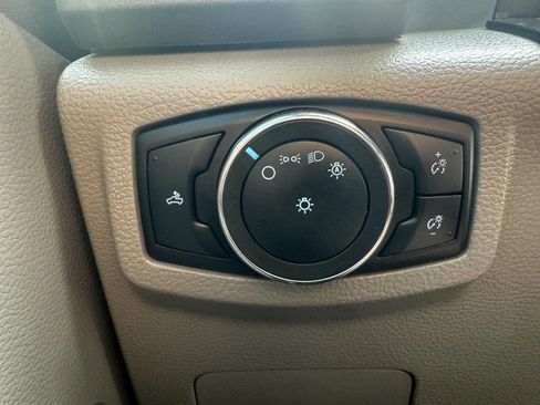 Used 2022 Ford F250 XL w/ Power Equipment Group image 21