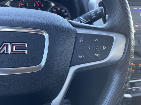 Used 2023 GMC Terrain SLE w/ Driver Convenience Package image 18