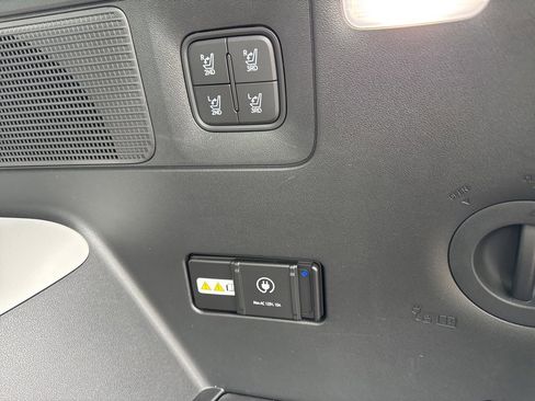 Used 2026 Hyundai Ioniq 9 Limited image 12