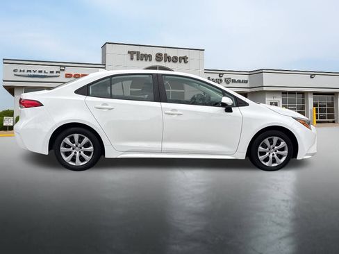 Used 2022 Toyota Corolla LE image 6