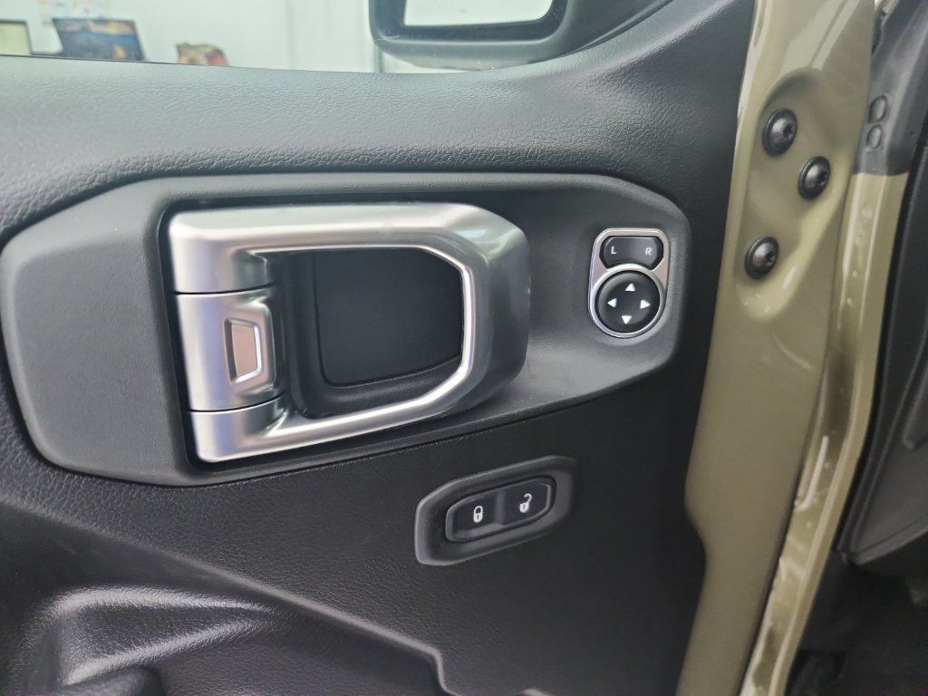 New 2026 Jeep Wrangler Unlimited Rubicon AWD/4WD image 13