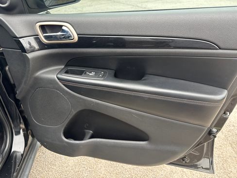 Used 2016 Jeep Grand Cherokee Laredo 75th Anniversary image 14