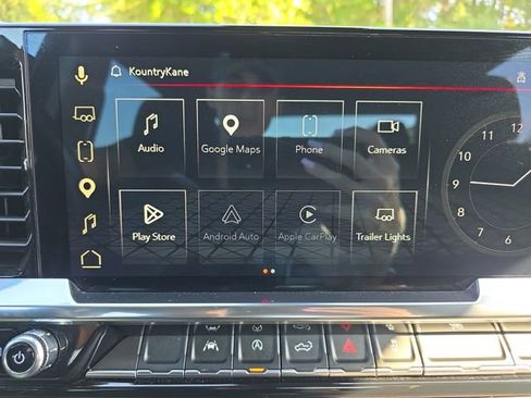 Used 2025 GMC Sierra 1500 SLT AWD/4WD image 28