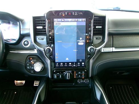 Used 2024 RAM 1500 Limited AWD/4WD image 18