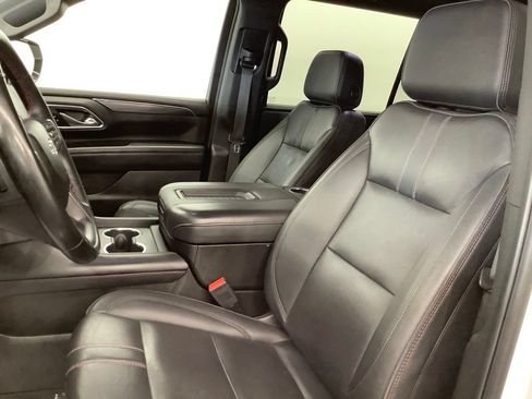 Used 2023 Chevrolet Suburban RST w/ Luxury Package AWD/4WD image 14