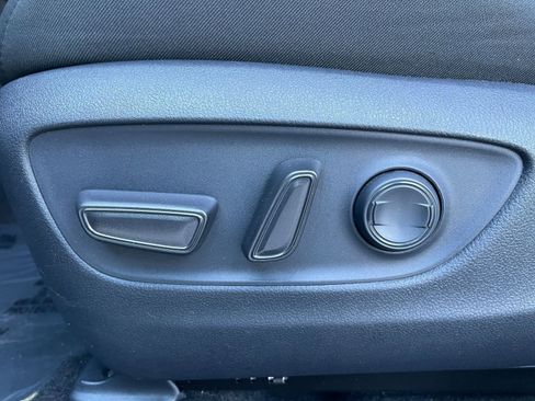 Used 2025 Toyota RAV4 XLE image 23