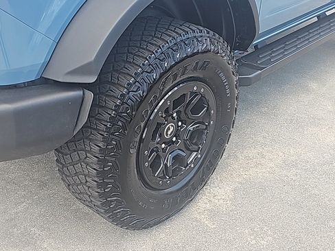 Used 2022 Ford Bronco Wildtrak image 8