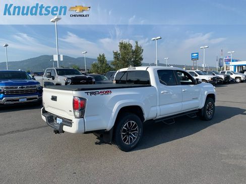 Used 2021 Toyota Tacoma TRD Sport w/ Technology Package AWD/4WD image 7