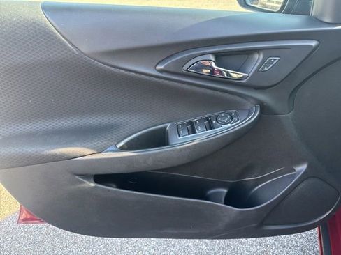 Used 2018 Chevrolet Malibu LT FWD image 25