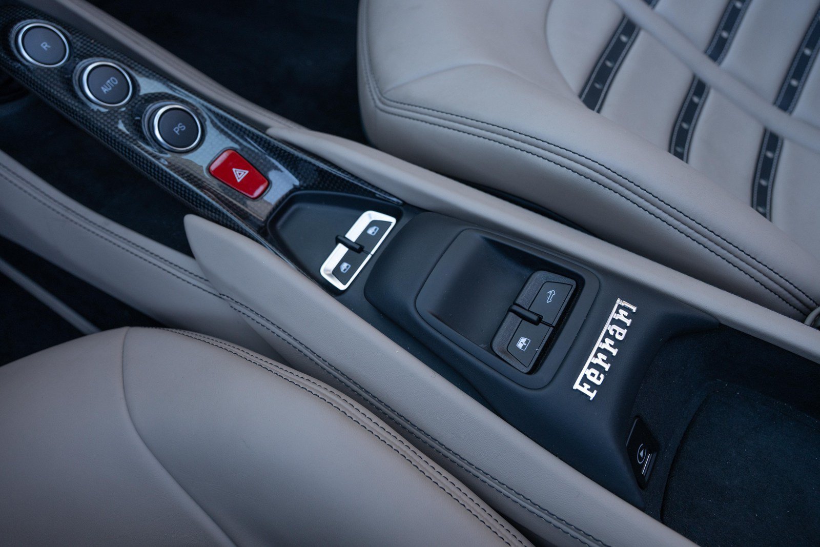 Used 2023 Ferrari F8 Tributo RWD image 50