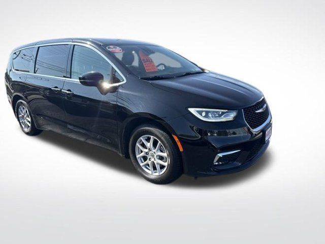 Used 2024 Chrysler Pacifica Touring-L FWD image 27