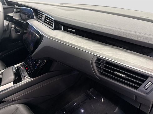 Certified 2024 Audi Q8 e-tron Premium Plus w/ Premium Plus Package image 30