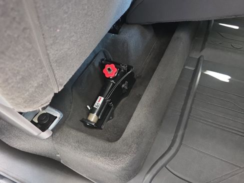 Used 2022 Chevrolet Silverado 1500 High Country w/ Technology Package image 14