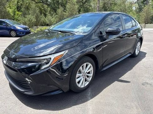 Used 2024 Toyota Corolla LE w/ LE Convenience Package FWD image 1