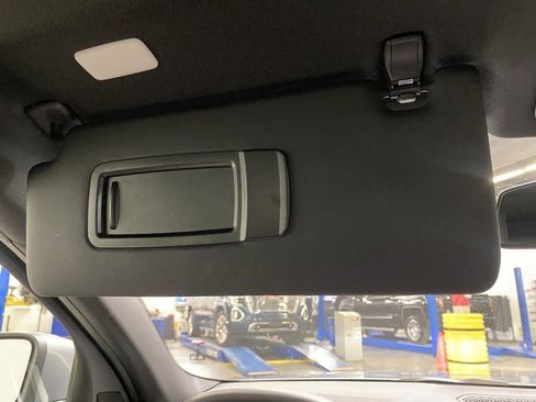 Used 2025 BMW 330i xDrive Sedan image 39