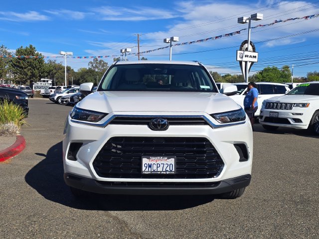 Used 2024 Toyota Grand Highlander AWD Hybrid image 2