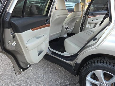 Used 2014 Subaru Outback 2.5i Limited image 31