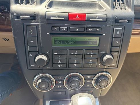 Used 2010 Land Rover LR2 HSE AWD/4WD image 12