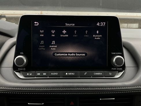 Used 2025 Nissan Rogue SV image 30