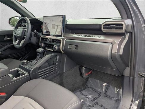 Used 2025 Toyota Tacoma TRD Off-Road AWD/4WD image 20