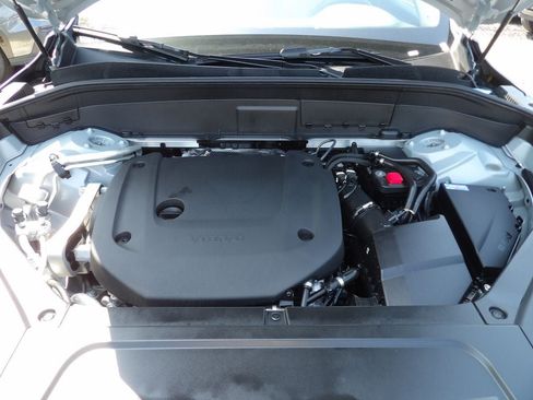 Certified 2026 Volvo XC90 B6 Plus AWD/4WD image 28