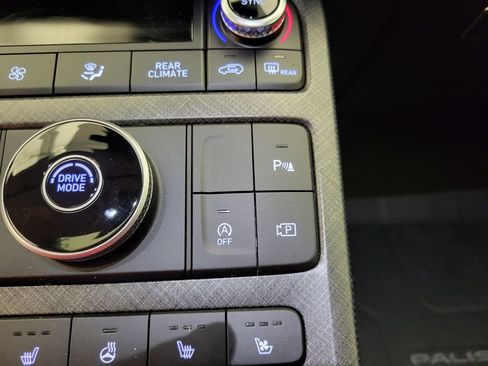 Used 2024 Hyundai Palisade Limited image 13