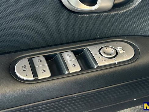 Used 2022 Hyundai Ioniq 5 SE image 12