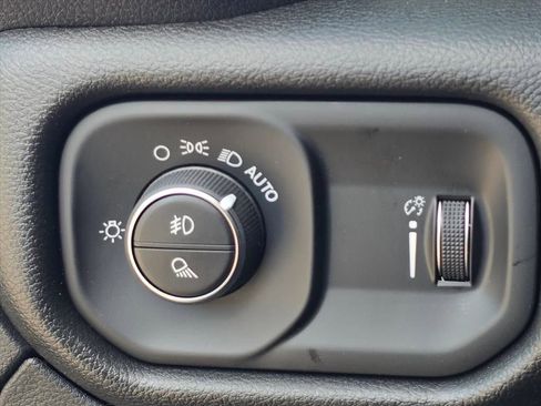 New 2026 RAM 1500 Express AWD/4WD image 15