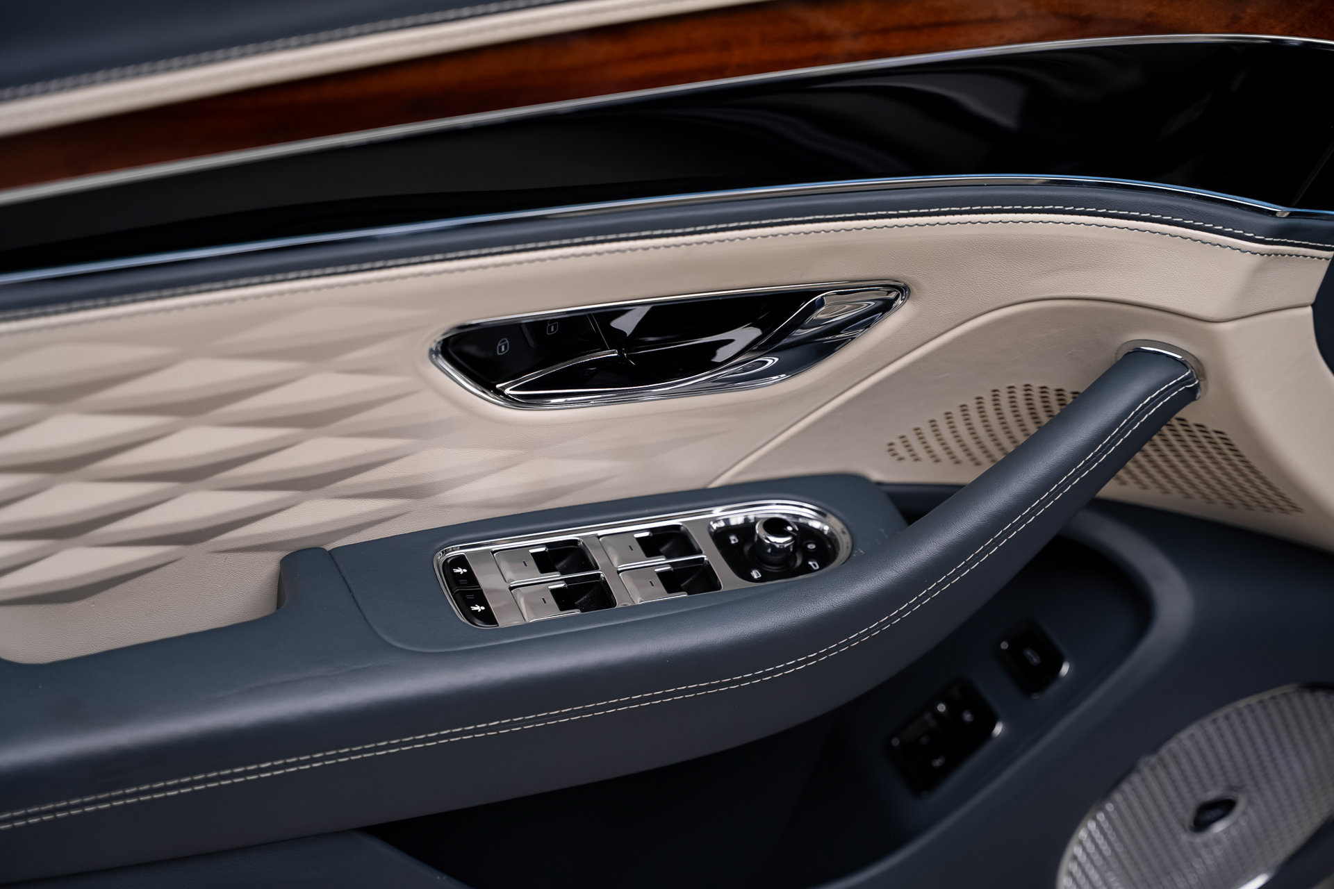 Used 2020 Bentley Flying Spur W12 AWD/4WD image 54