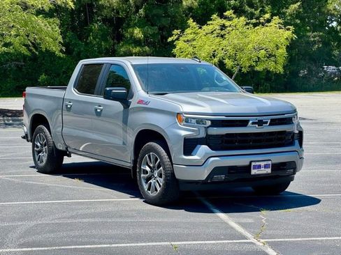 Used 2024 Chevrolet Silverado 1500 RST w/ Convenience Package II AWD/4WD image 11