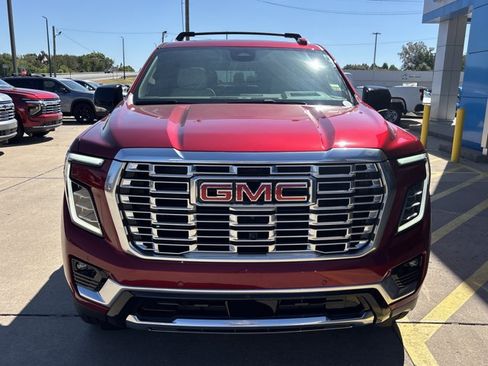 New 2026 GMC Yukon Denali w/ Denali Reserve Package AWD/4WD image 11
