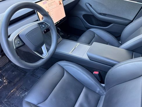 Used 2024 Tesla Model 3 Standard Range RWD image 4