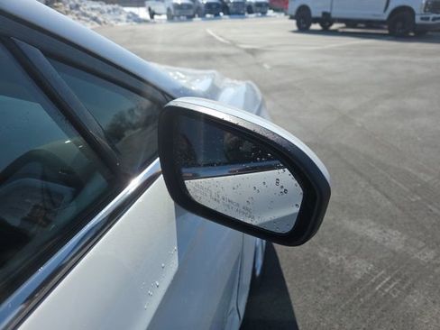 Used 2020 Ford Fusion SE FWD image 6