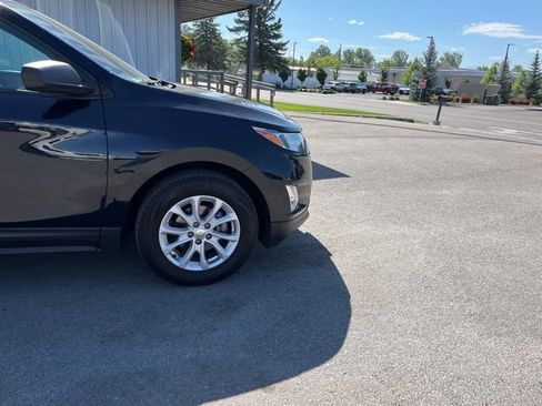 Used 2020 Chevrolet Equinox LS w/ LS Convenience Package FWD image 17