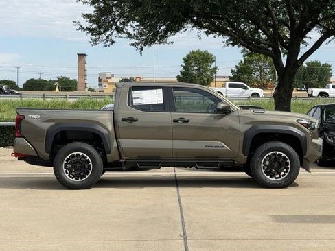 New 2026 Toyota Tacoma TRD Off-Road AWD/4WD image 3
