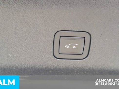 Used 2025 Chevrolet Tahoe LT AWD/4WD image 9