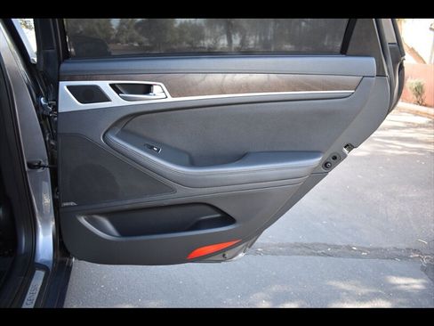 Used 2015 Hyundai Genesis 5.0 RWD image 29