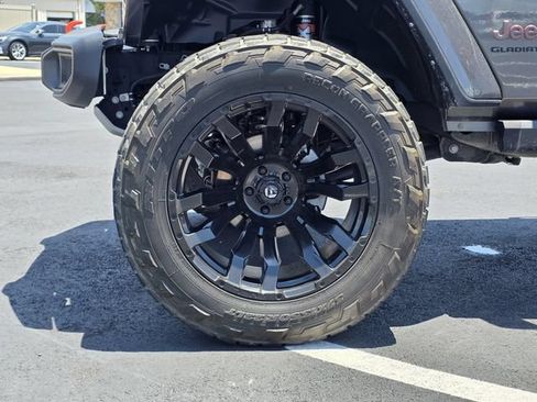 Used 2022 Jeep Gladiator Mojave AWD/4WD image 29