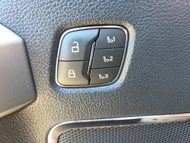 Certified 2022 Ford F350 Lariat AWD/4WD image 27